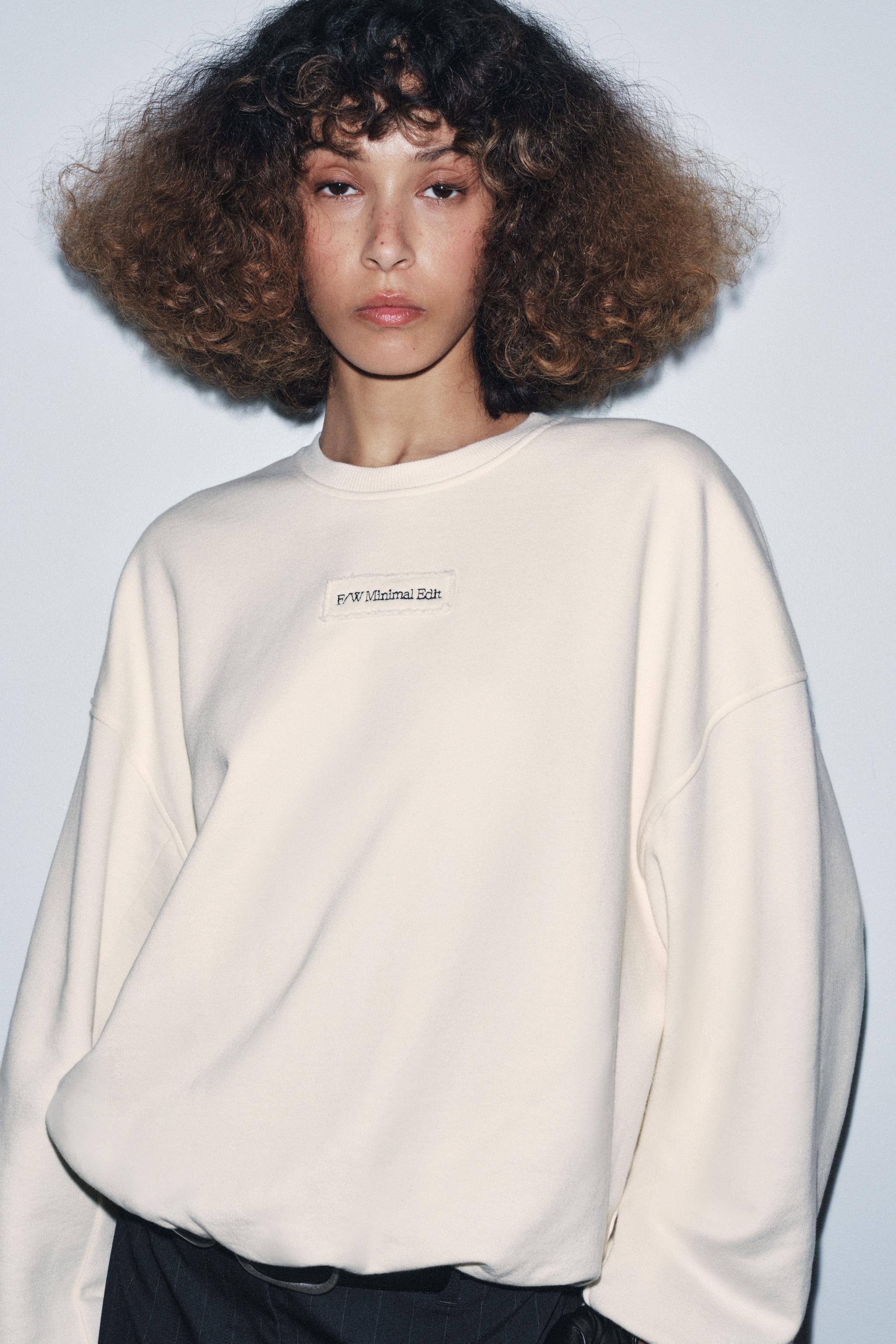 EMBROIDERED BALLOON TEXT SWEATSHIRT